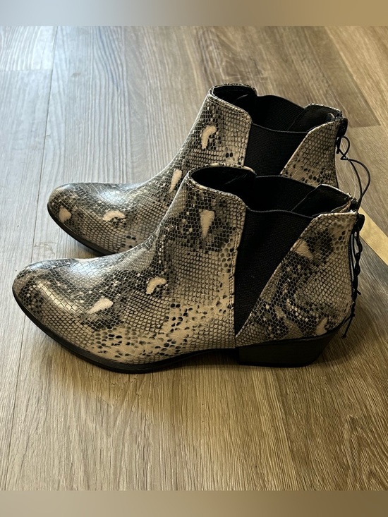 Esprit Shoes - NWT Esprit Tiffany Snakeskin Ankle Boots Genuine Leather Gray Black Size 6